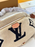 LV POUCH