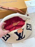 LV POUCH