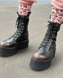 R13 LACE UP
