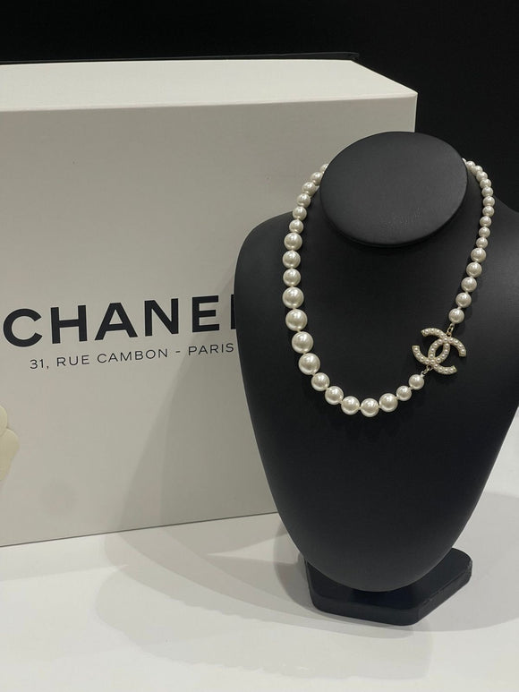 CHAN NECKLACE