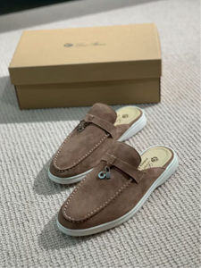 LORO BROWN