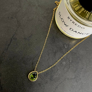 GREEN STONE NECKLACE